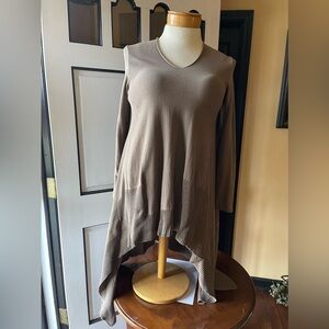 Roni Rabl top for women. Non-symmetrical. Size Large (1) in good condition